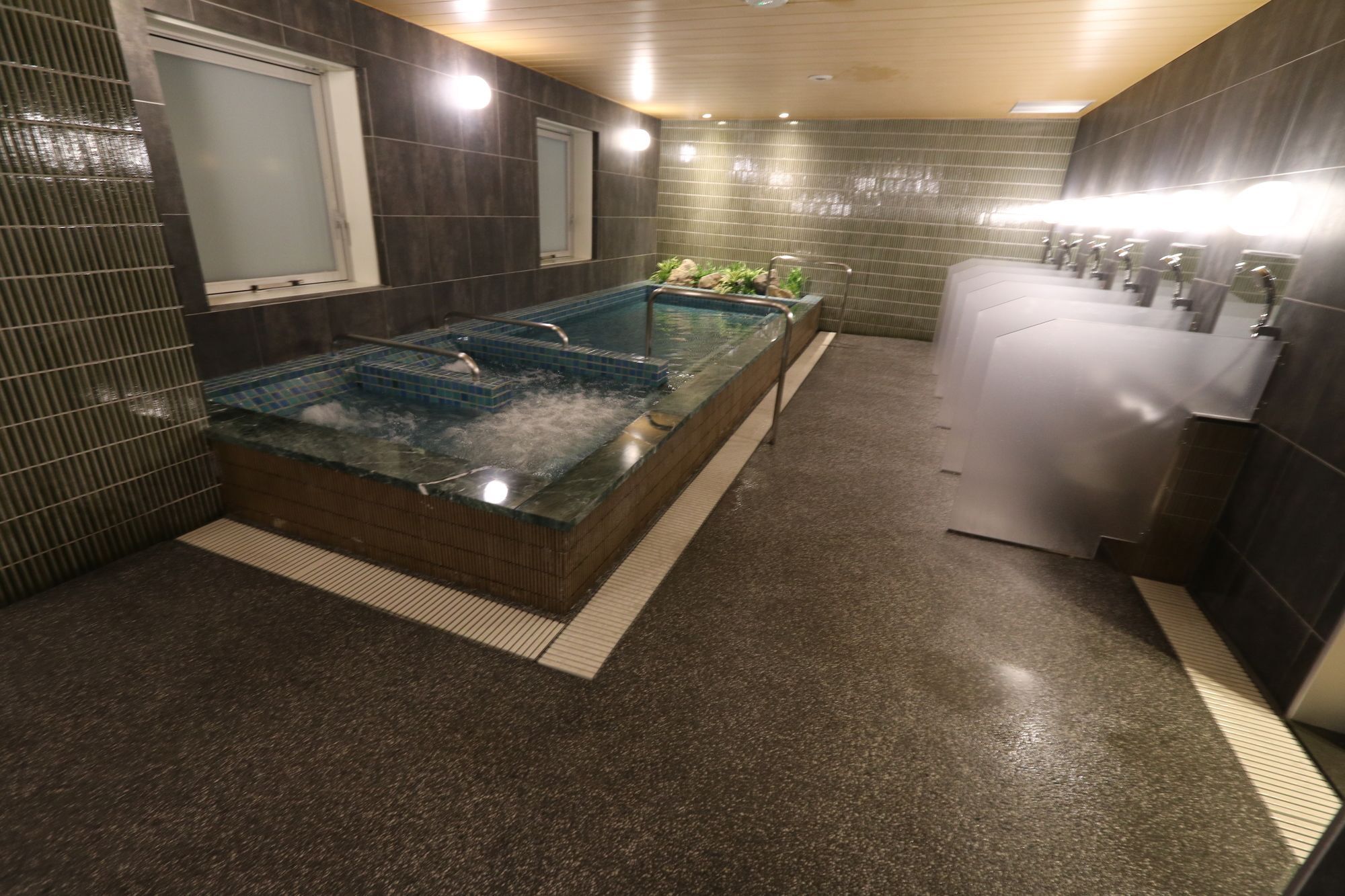 Cabin & Capsule Hotel J-Ship Osaka Namba Eksteriør billede